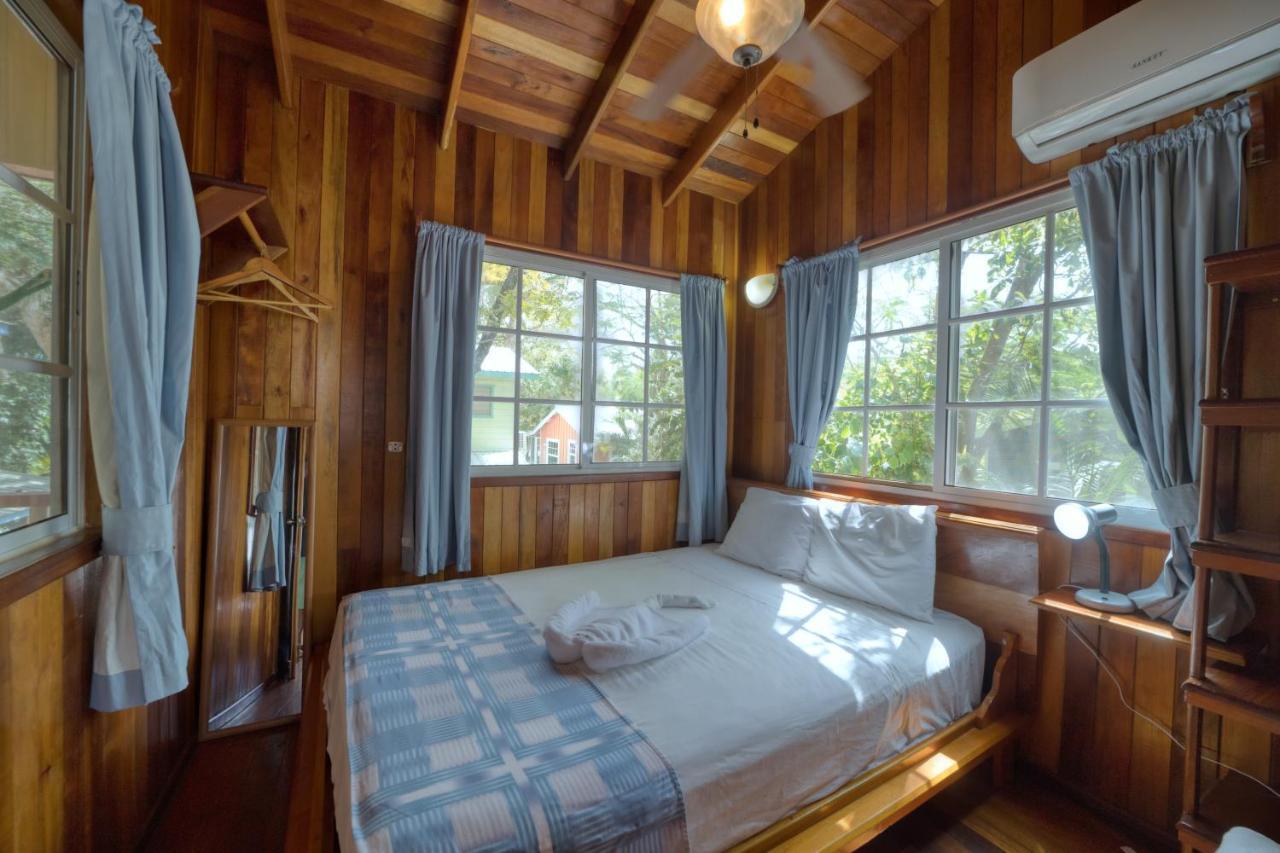 Placencia Villas Екстериор снимка