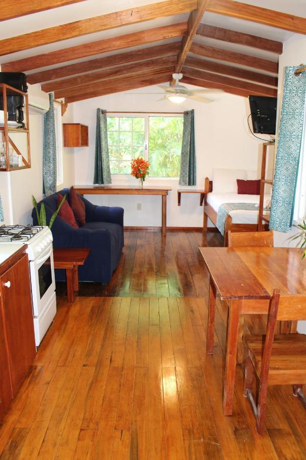 Placencia Villas Екстериор снимка